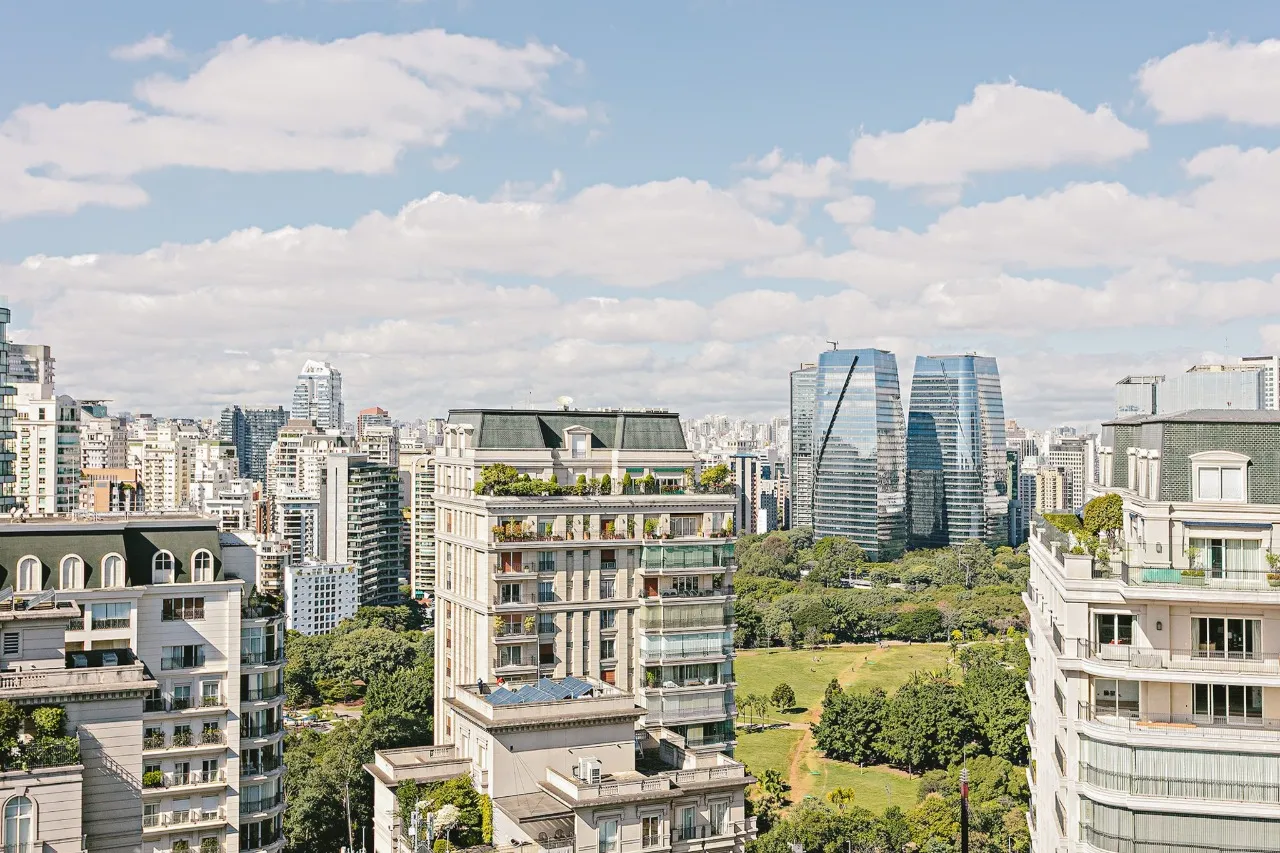 Projeto autoral com vista livre, entre o Clube Pinheiros e o Parque do Povo – 22447