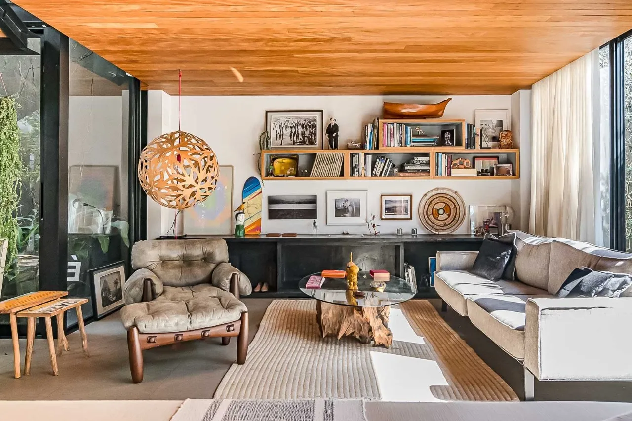 Casa no Jardim Luzitânia cheia de luz e jardim com jabuticabeira. A passos do Parque Ibirapuera. – 22451