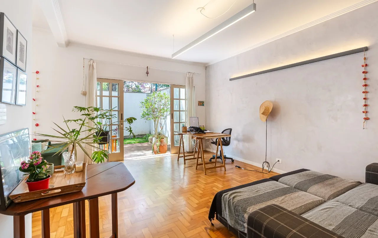 Casa deliciosa de se viver, com projeto acolhedor e cheio de luz natural, em Alto de Pinheiros. – 22465