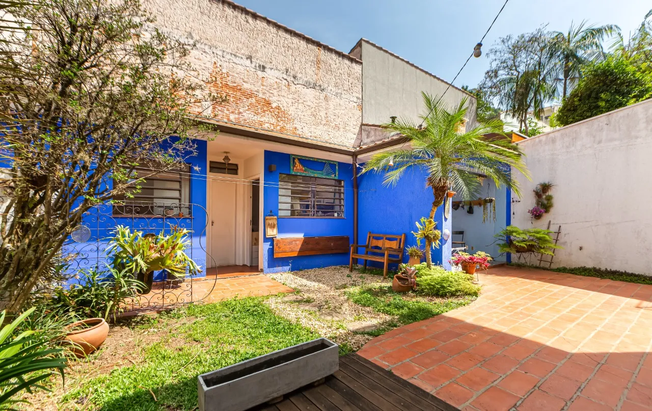 Casa deliciosa de se viver, com projeto acolhedor e cheio de luz natural, em Alto de Pinheiros. – 22465