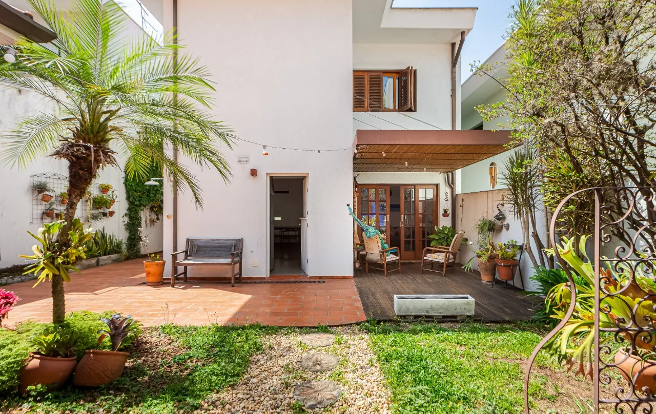Casa deliciosa de se viver, com projeto acolhedor e cheio de luz natural, em Alto de Pinheiros. – 22465