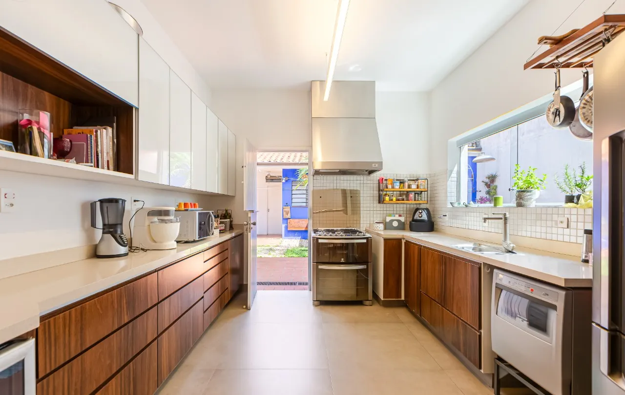 Casa deliciosa de se viver, com projeto acolhedor e cheio de luz natural, em Alto de Pinheiros. – 22465