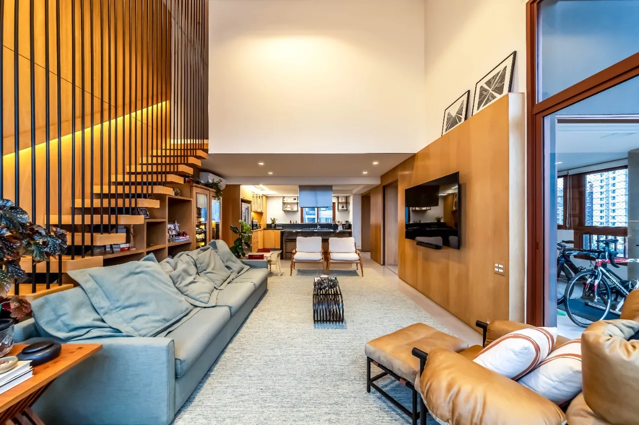 Apartamento duplex com pé direito duplo, terraço integrado e muita luz, no miolo da Vila Madalena. – 22466