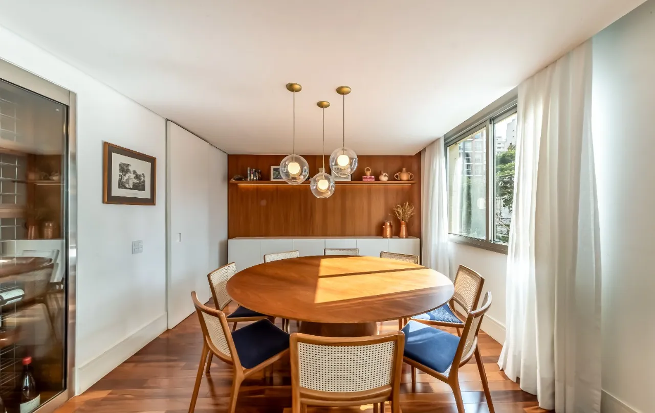 Apartamento reformado, com vista para as árvores e espaços pensados para viver o melhor do Itaim Bibi. – 22467