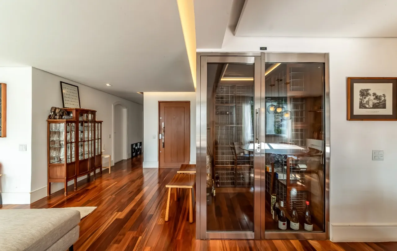 Apartamento reformado, com vista para as árvores e espaços pensados para viver o melhor do Itaim Bibi. – 22467