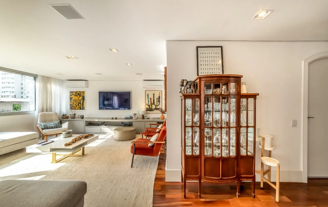 Apartamento reformado, com vista para as árvores e espaços pensados para viver o melhor do Itaim Bibi. – 22467