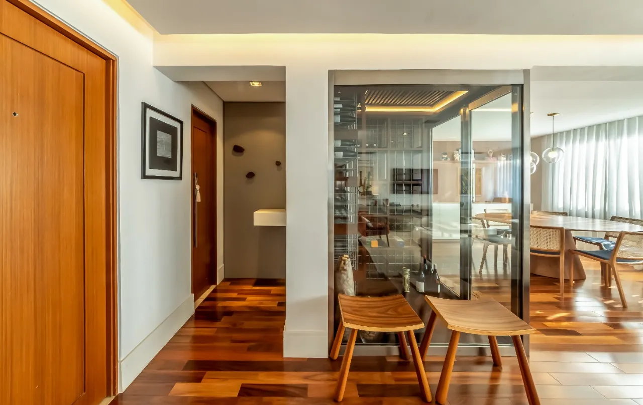 Apartamento reformado, com vista para as árvores e espaços pensados para viver o melhor do Itaim Bibi. – 22467