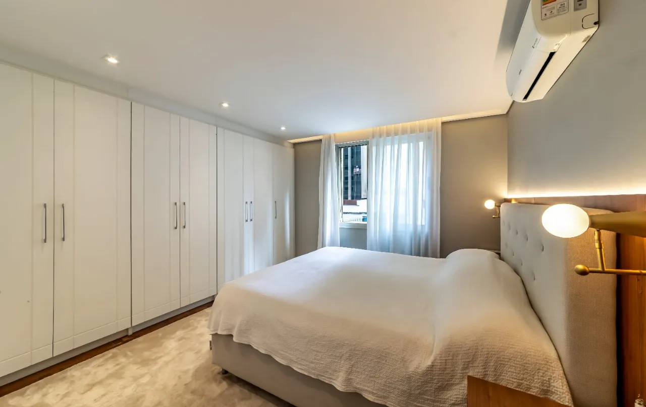 Apartamento reformado, com vista para as árvores e espaços pensados para viver o melhor do Itaim Bibi. – 22467