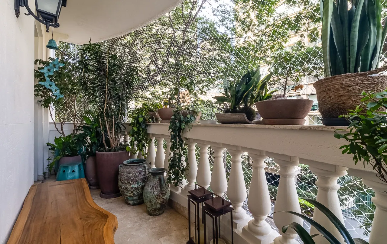 Apartamento com reforma impecável, varanda verde e astral acolhedor, para viver os Jardins a pé. – 22468