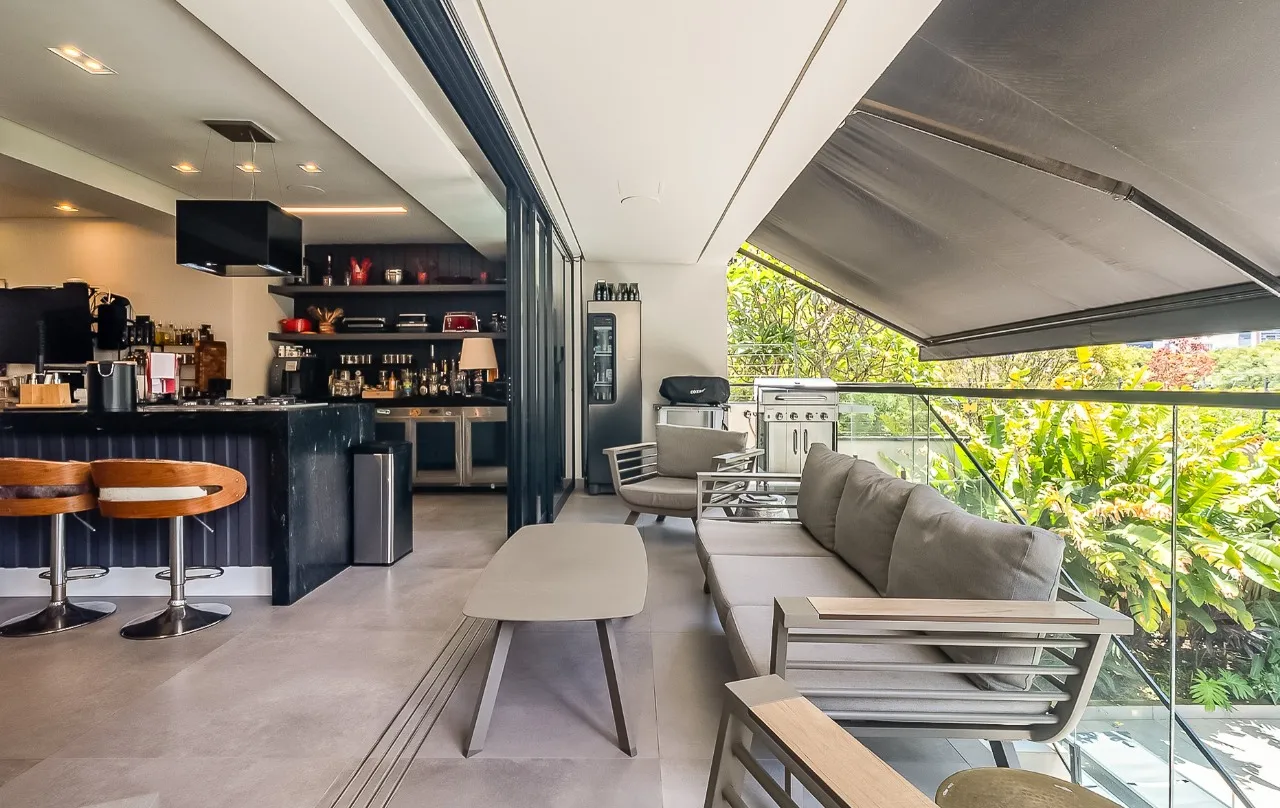 Casa com muita área verde, espaços generosos e clima de tranquilidade, no bairro Cidade Jardim. – 22469