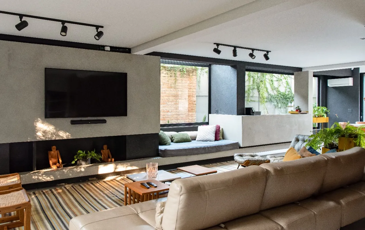 Casa contemporânea com projeto de Alex Haiashida, com jardim relaxante, na Vila Madalena. – 22472