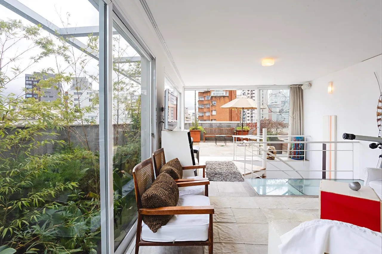 Cobertura Duplex com Piscina na Parte Plana dos Jardins – 22478
