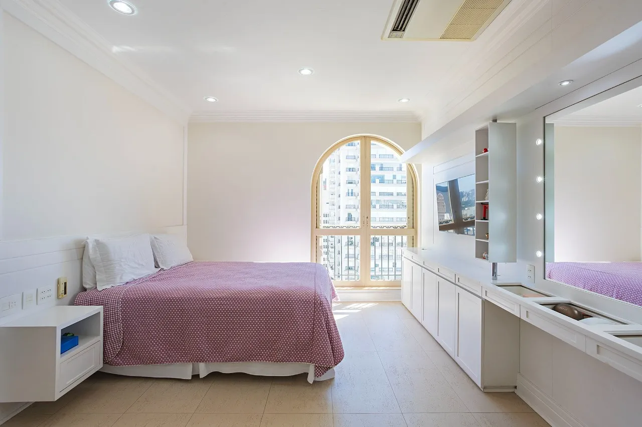 Varanda contínua em planta de ambientes generosos no Jardim Paulista – 22485