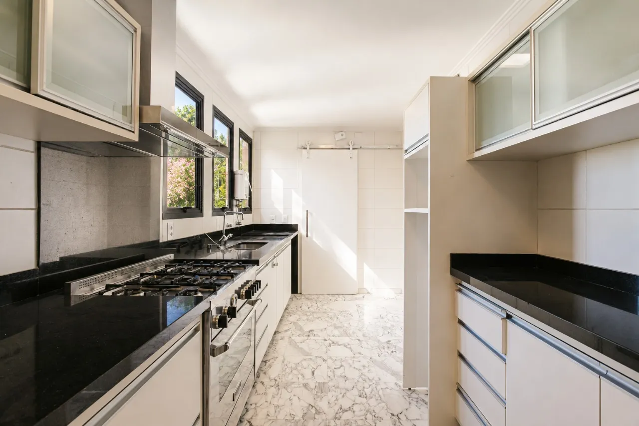 Vista para o skyline e living com lareira, a minutos do Ibirapuera – 22486