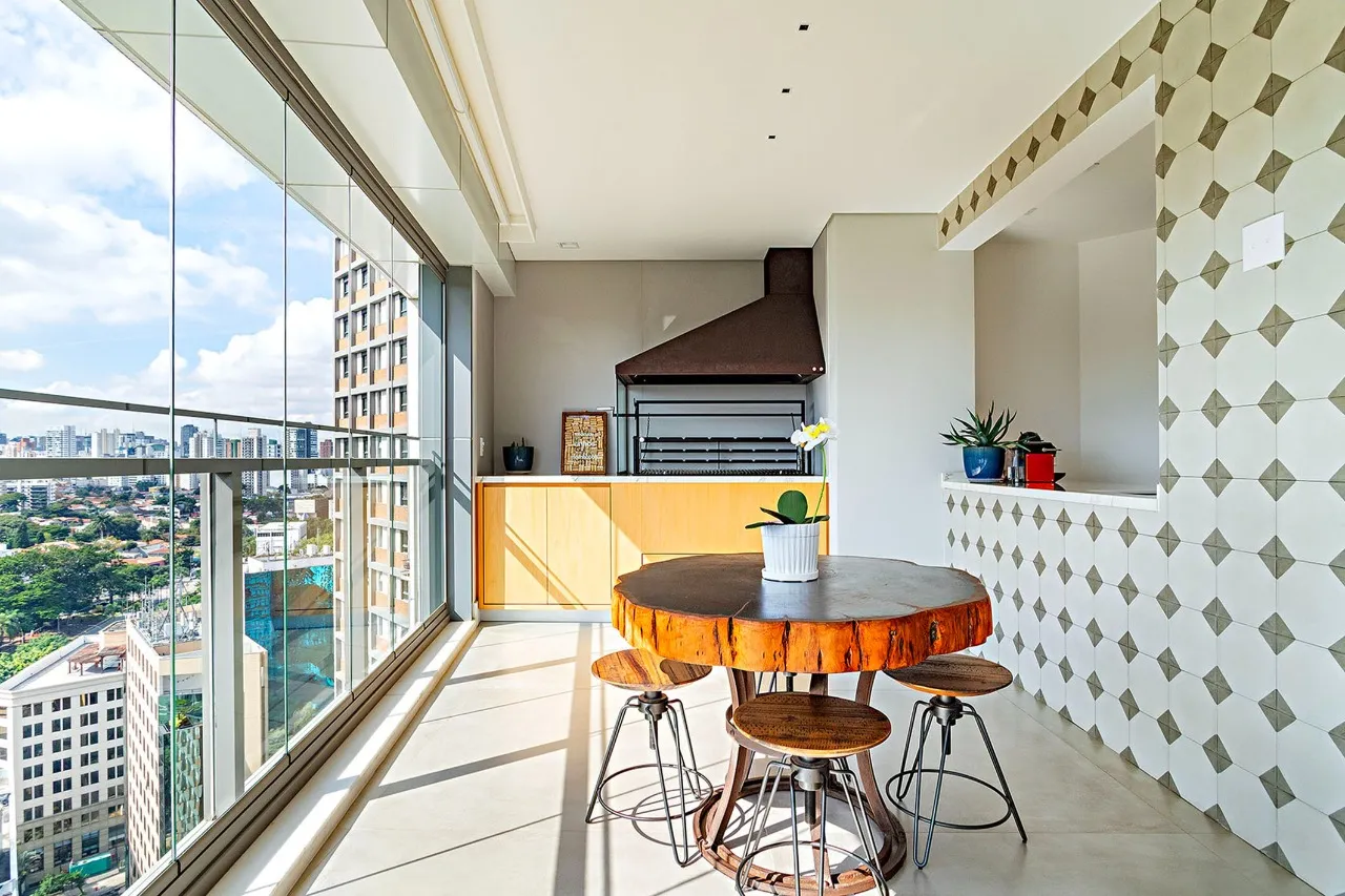 Apartamento com vista aberta entre Alto de Pinheiros e Pinheiros – 22487