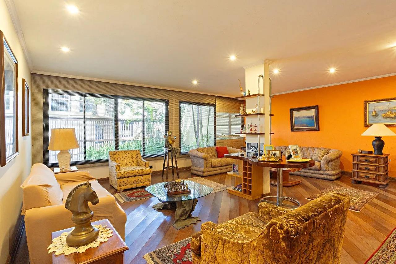 Casa com 300 metros na melhor rua do Jardim Luzitânia – 22490