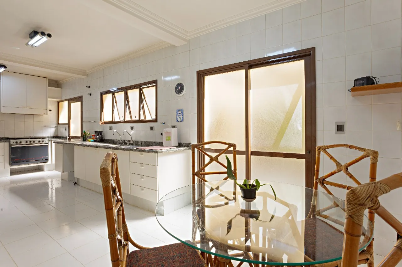 Casa com 300 metros na melhor rua do Jardim Luzitânia – 22490