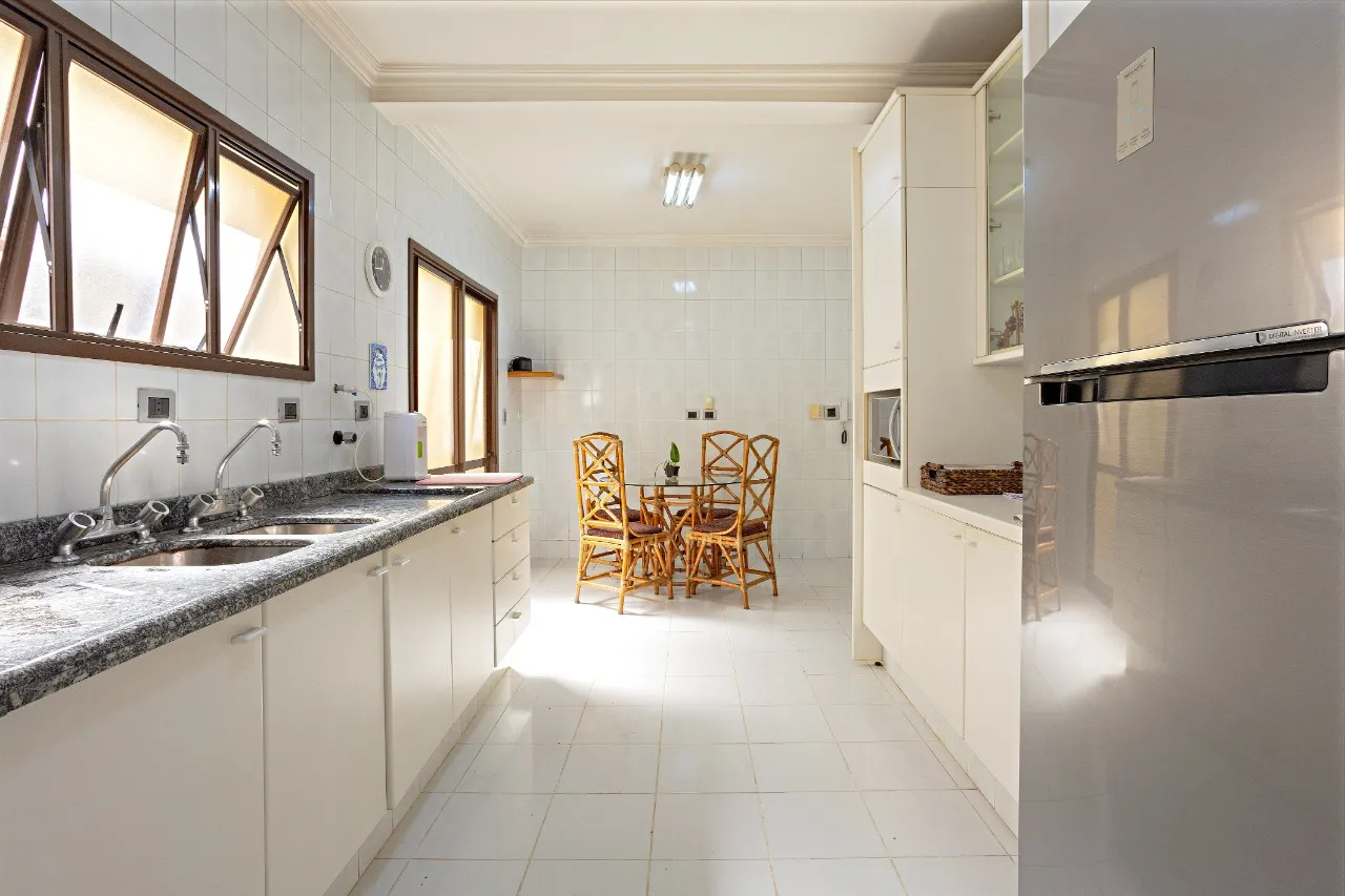 Casa com 300 metros na melhor rua do Jardim Luzitânia – 22490