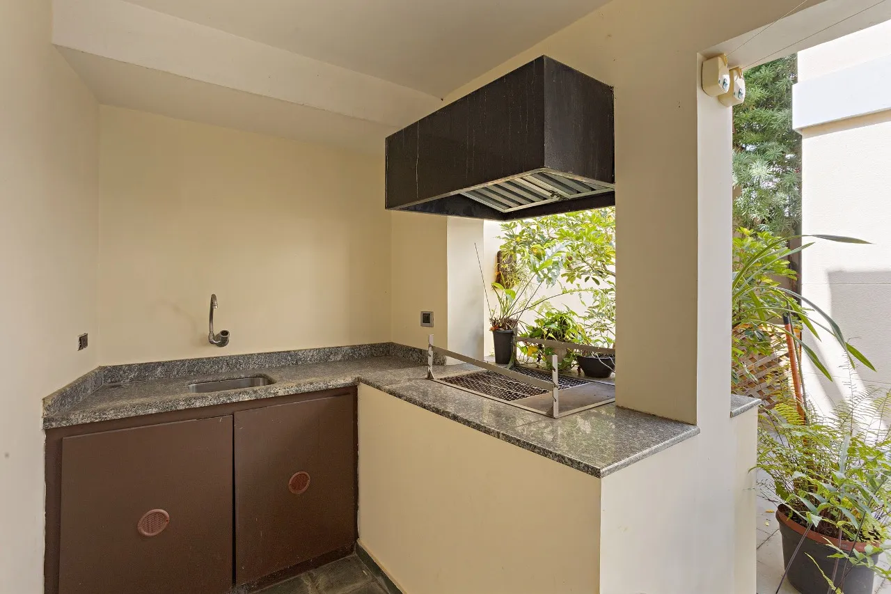 Casa com 300 metros na melhor rua do Jardim Luzitânia – 22490