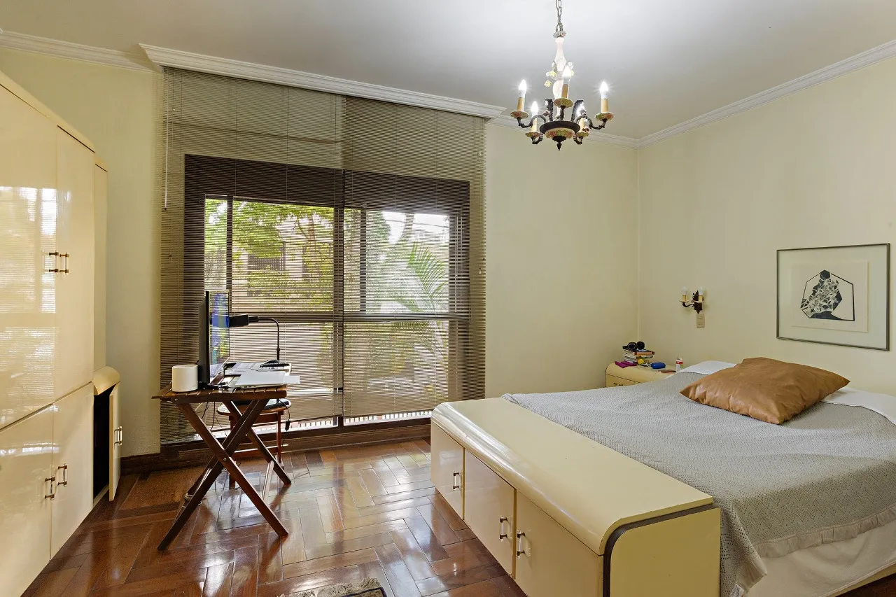 Casa com 300 metros na melhor rua do Jardim Luzitânia – 22490