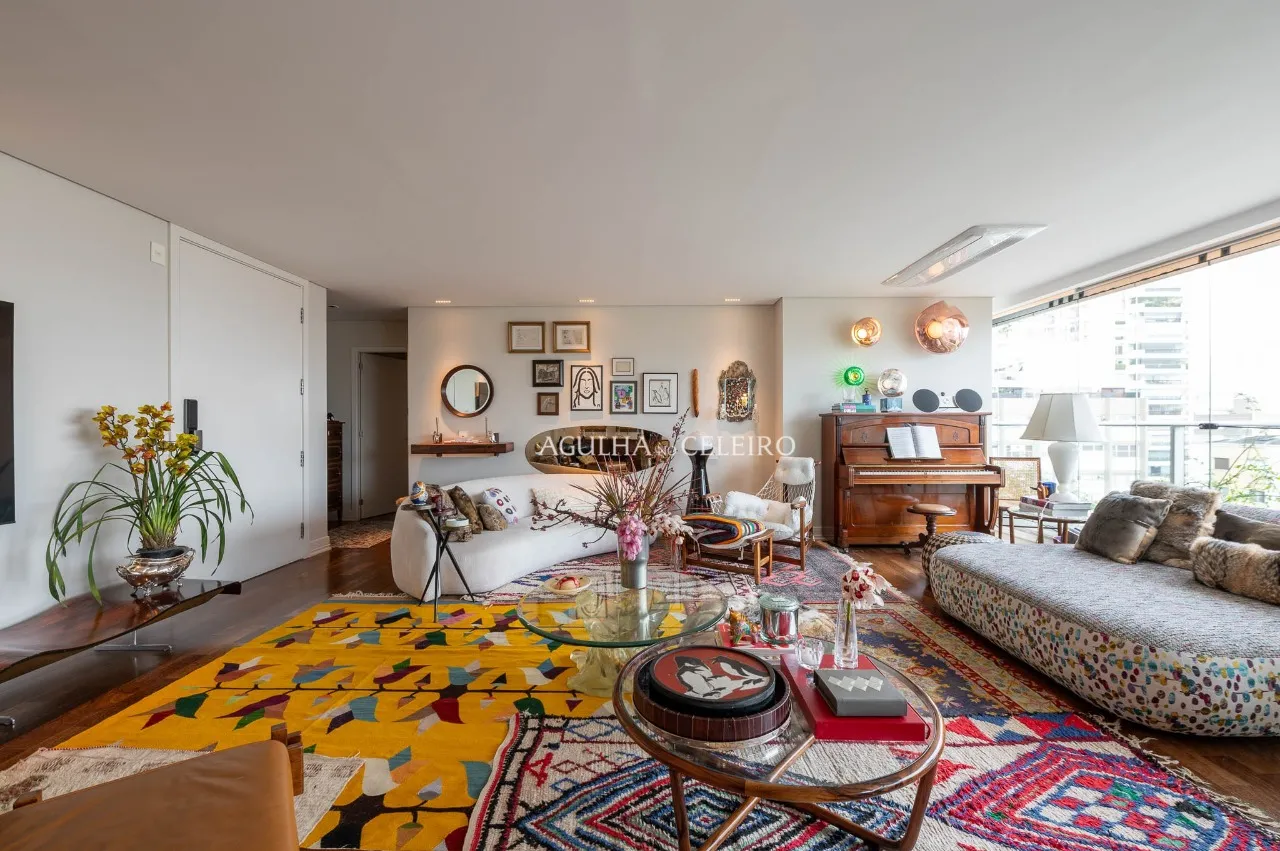 Um refúgio exclusivo com vista permanente para o Jardins. – 9488