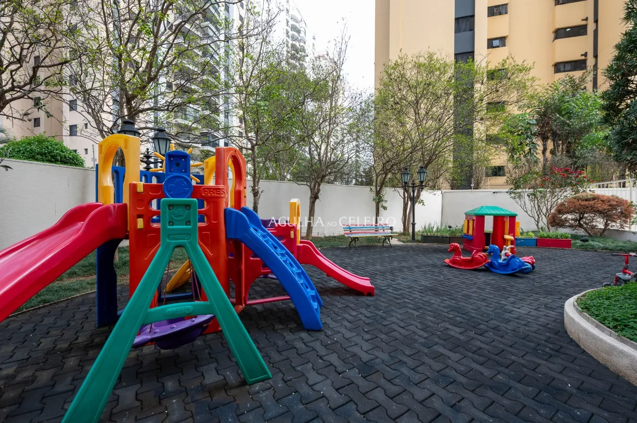 Apartamento lindo para sua família à venda em Moema Pássaros. – AP3709