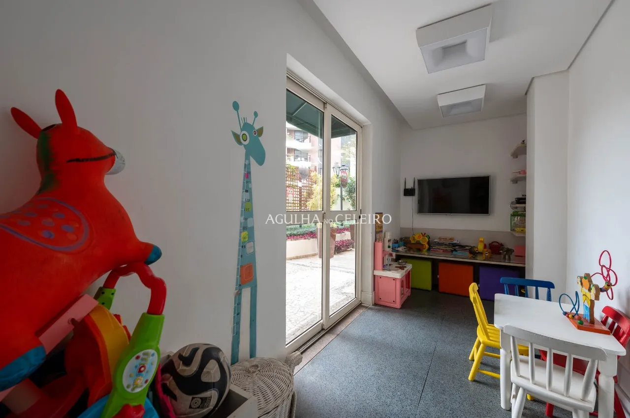 Apartamento lindo para sua família à venda em Moema Pássaros. – AP3709