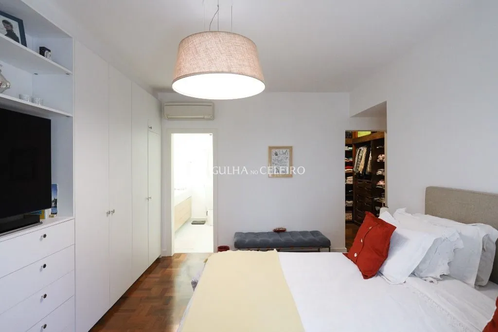 Em edifício Lindenberg Mediterrâneo, reformado e com vista para a copa das árvores – AP4275