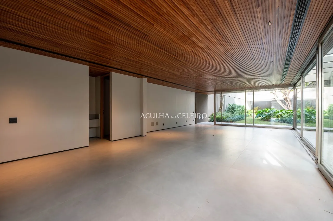 Casa recém-concluída à venda no Jardim Europa. – 12601