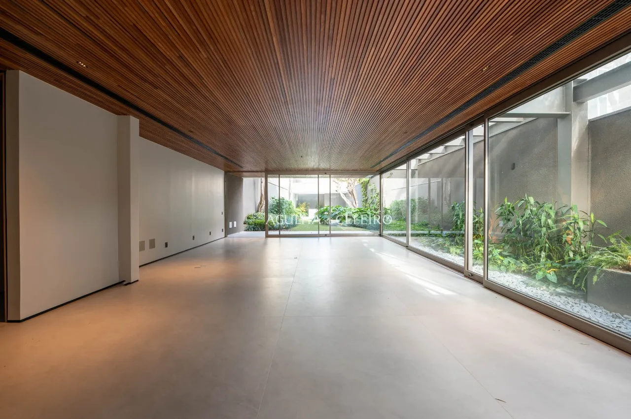 Casa recém-concluída à venda no Jardim Europa. – 12601