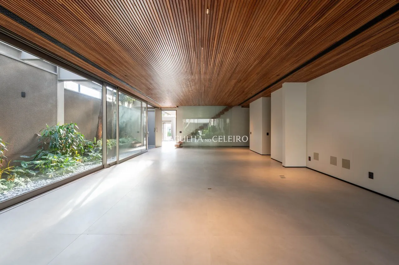 Casa recém-concluída à venda no Jardim Europa. – 12601