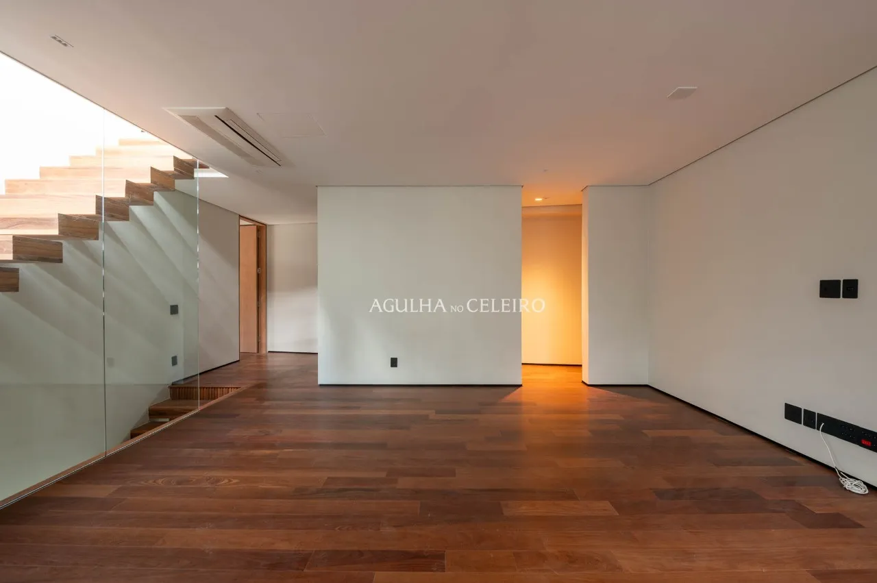 Casa recém-concluída à venda no Jardim Europa. – 12601