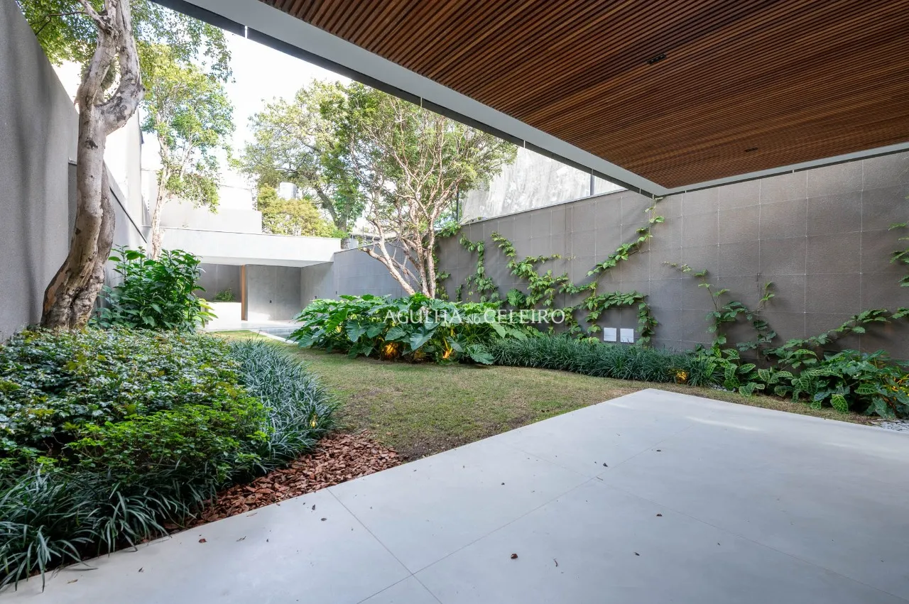 Casa recém-concluída à venda no Jardim Europa. – 12601