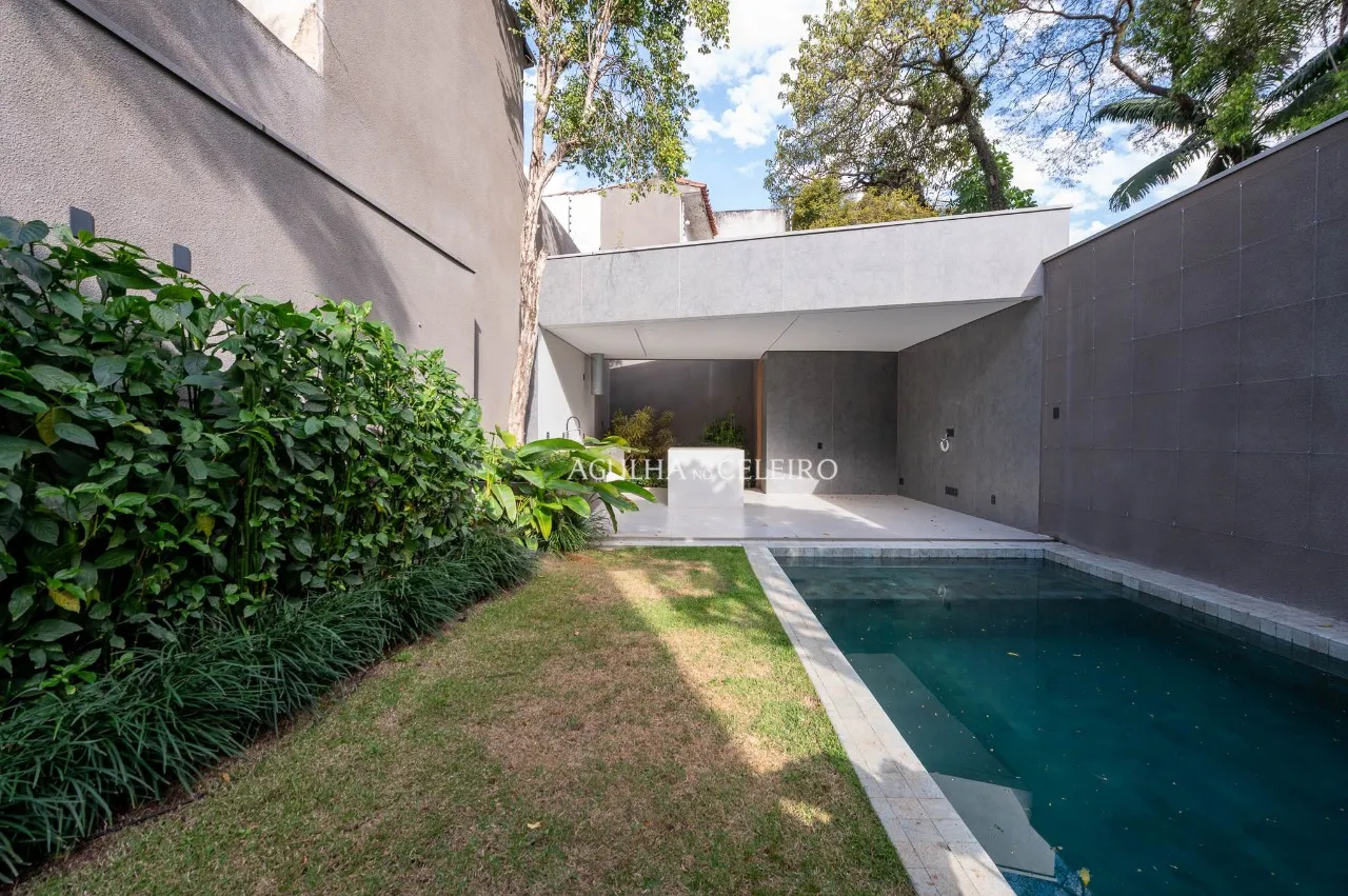 Casa recém-concluída à venda no Jardim Europa. – 12601