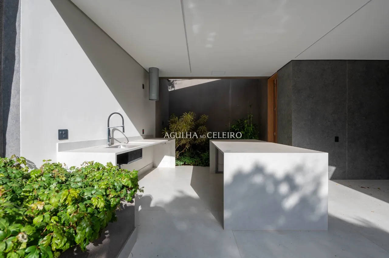 Casa recém-concluída à venda no Jardim Europa. – 12601