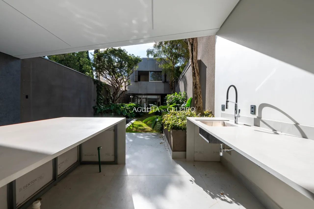 Casa recém-concluída à venda no Jardim Europa. – 12601
