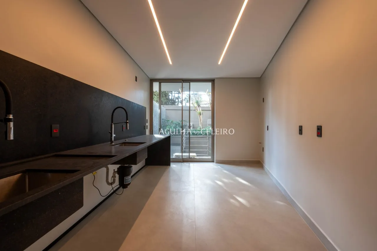 Casa recém-concluída à venda no Jardim Europa. – 12601