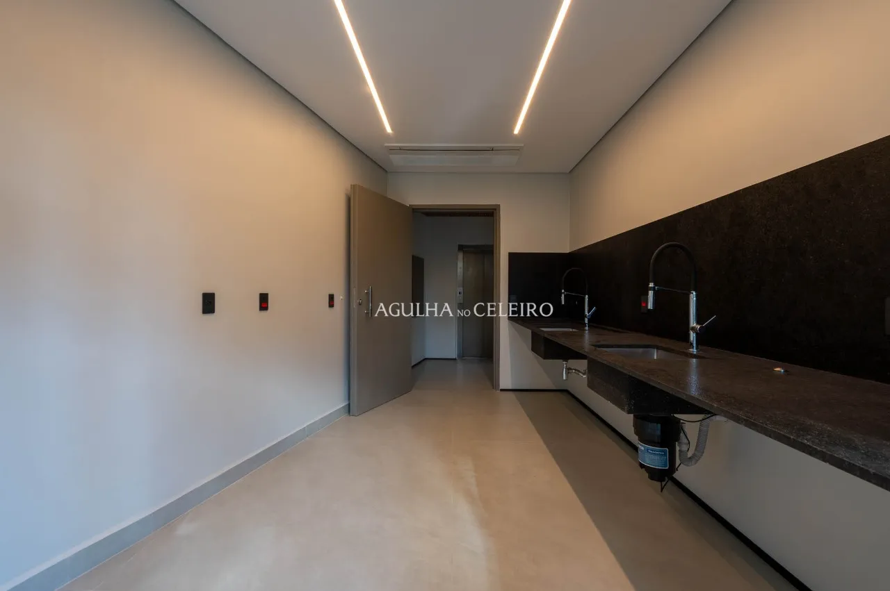 Casa recém-concluída à venda no Jardim Europa. – 12601