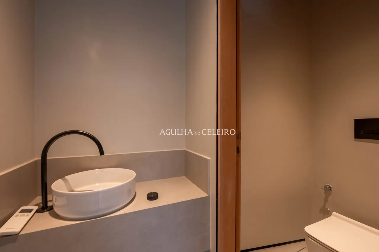 Casa recém-concluída à venda no Jardim Europa. – 12601