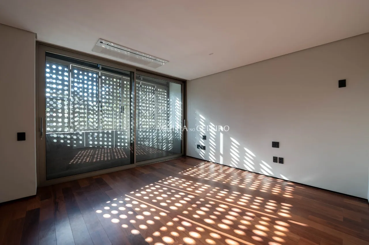 Casa recém-concluída à venda no Jardim Europa. – 12601