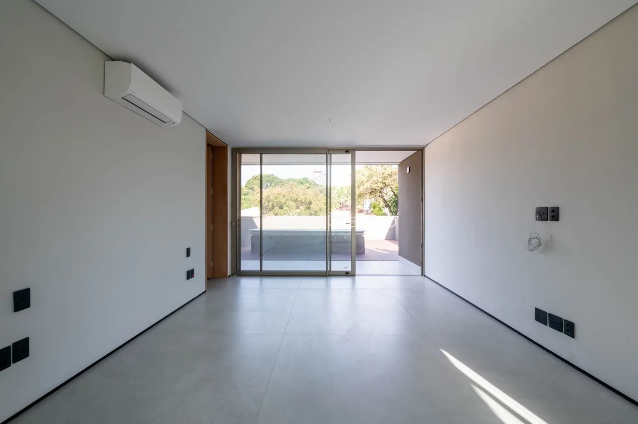 Casa recém-concluída à venda no Jardim Europa. – 12601