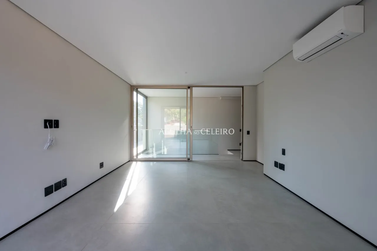 Casa recém-concluída à venda no Jardim Europa. – 12601