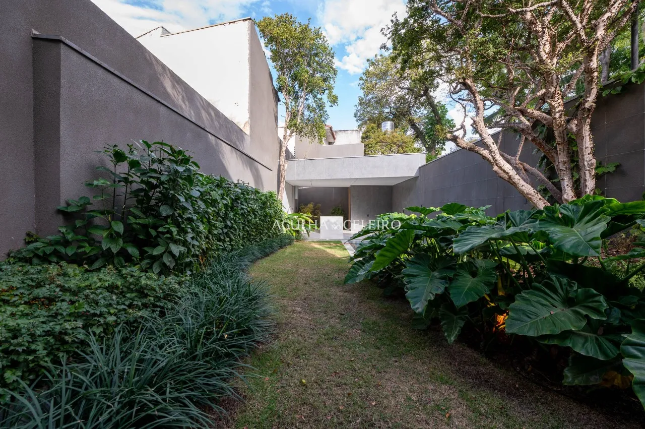 Casa recém-concluída à venda no Jardim Europa. – 12601