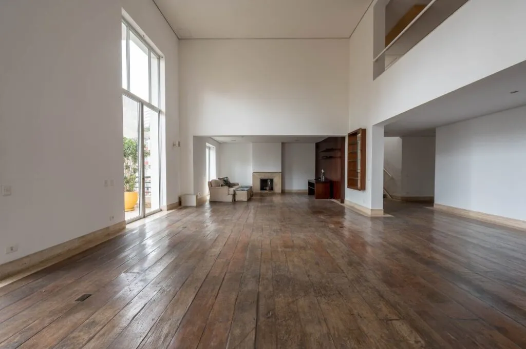 Duplex imponente, sofisticação, amplitude e exclusividade em localização privilegiada – 13631