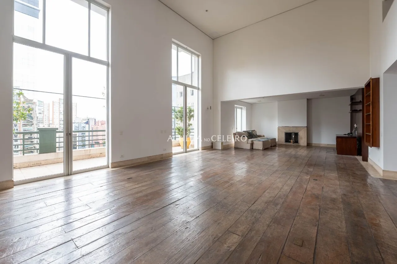 Duplex imponente, sofisticação, amplitude e exclusividade em localização privilegiada – 13631