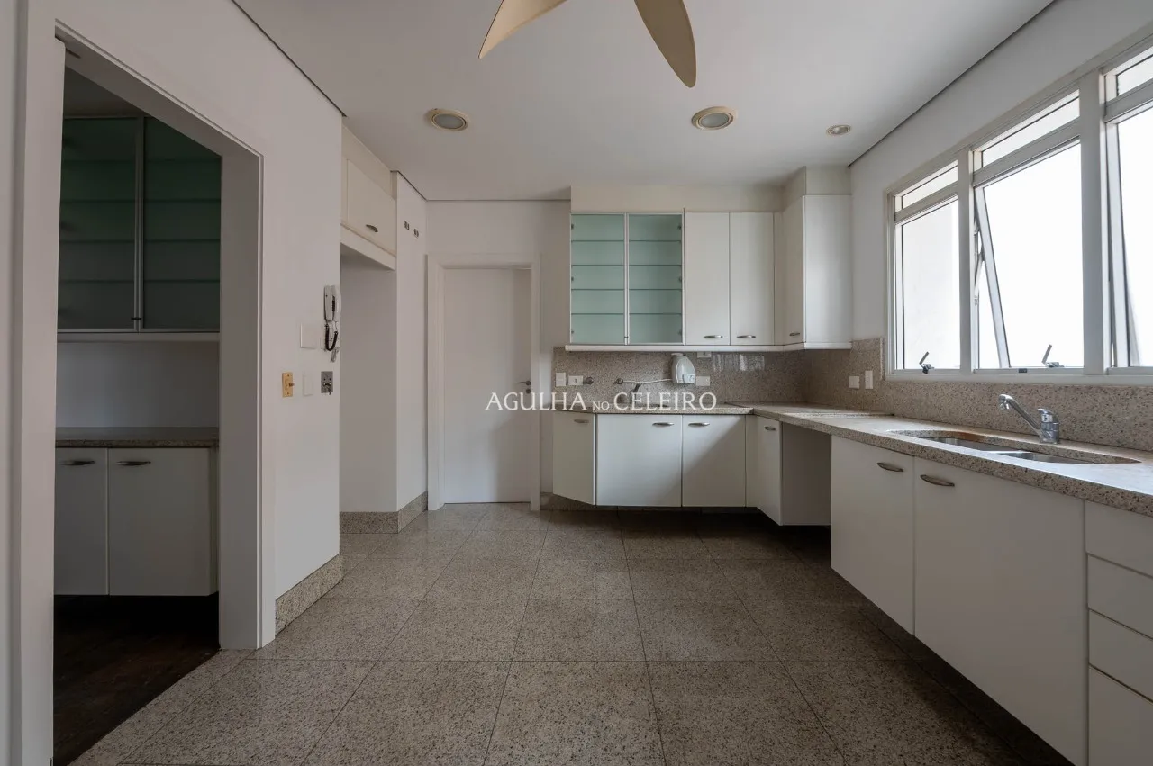 Duplex imponente, sofisticação, amplitude e exclusividade em localização privilegiada – 13631