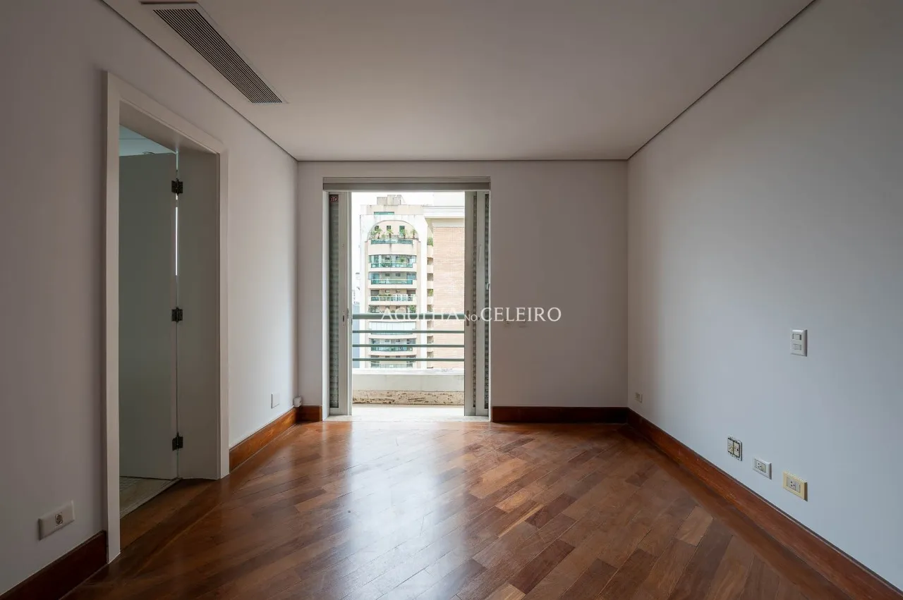 Duplex imponente, sofisticação, amplitude e exclusividade em localização privilegiada – 13631