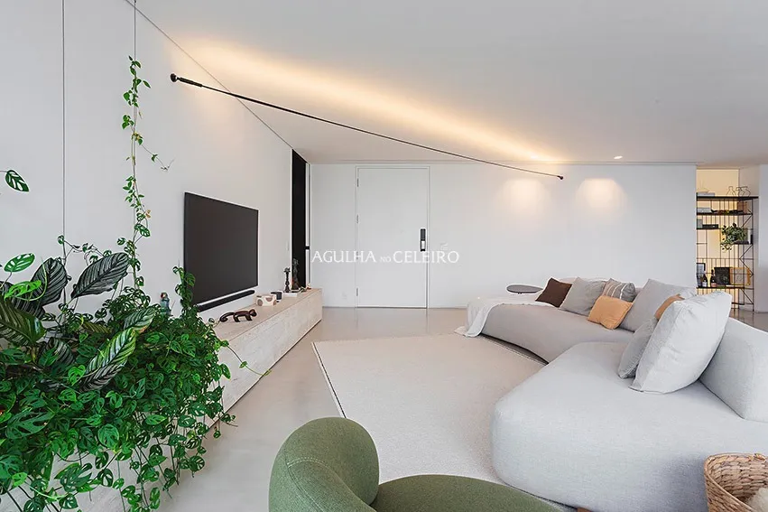 Apartamento maravilhoso, reformado com vista ampla para o Jardim América. – 14053