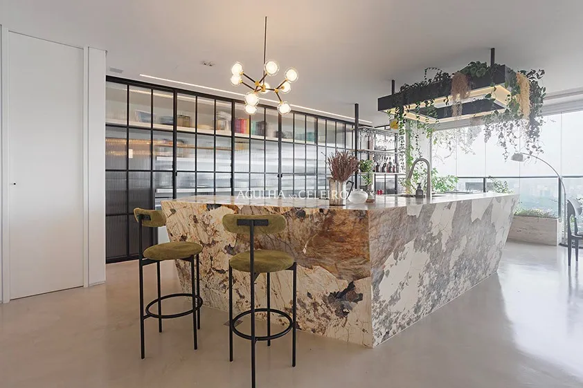 Apartamento maravilhoso, reformado com vista ampla para o Jardim América. – 14053