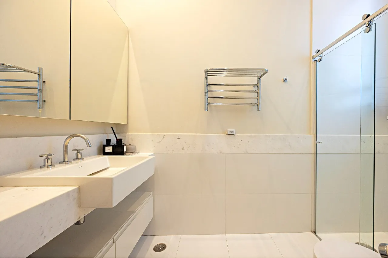 Arquitetura contemporânea e elegância em localização priviegiada no Itaim – 14535